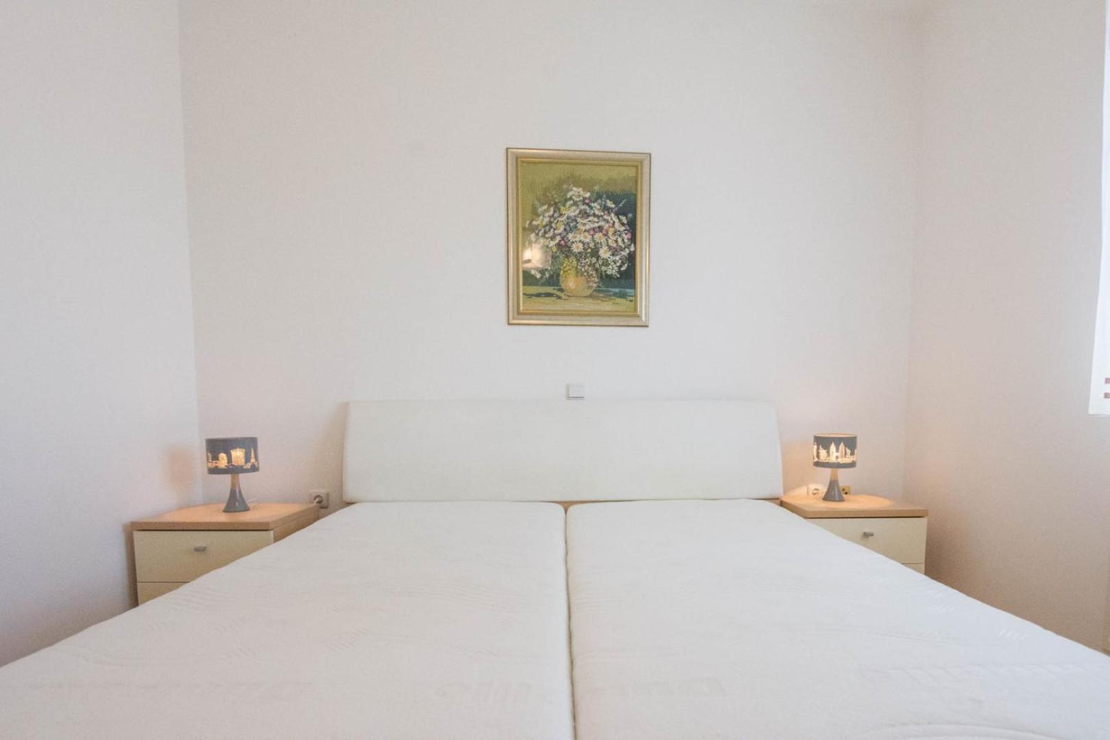 Spacious Apartment On A Great Location -Apartment Kuhta Biograd Na Moru Ngoại thất bức ảnh