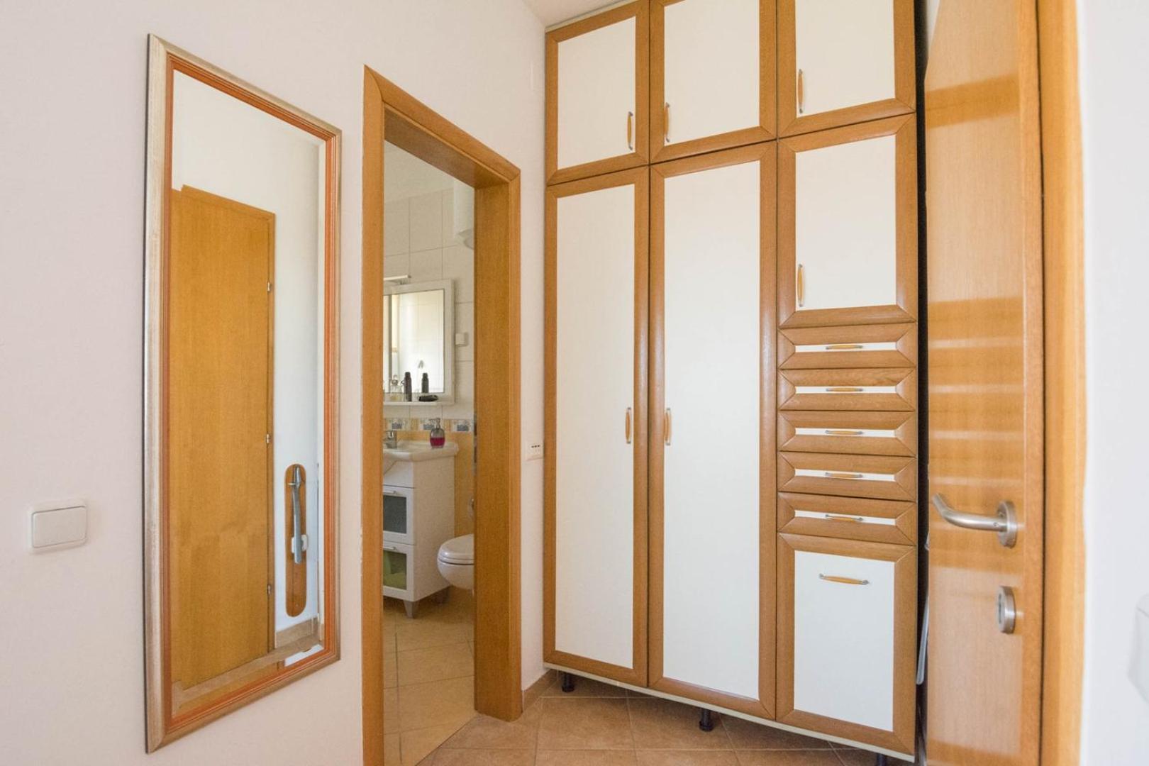 Spacious Apartment On A Great Location -Apartment Kuhta Biograd Na Moru Ngoại thất bức ảnh
